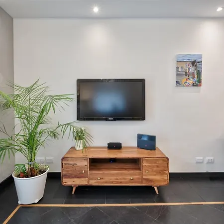 Acadamis - Garibaldi 9 Bis - Piazza Castello Appartamento