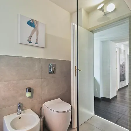 Acadamis - Garibaldi 9 Bis - Piazza Castello Torino