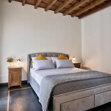 Acadamis - Garibaldi 9 Bis - Piazza Castello Torino