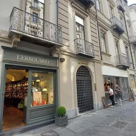 Acadamis - Garibaldi 9 Bis - Piazza Castello *