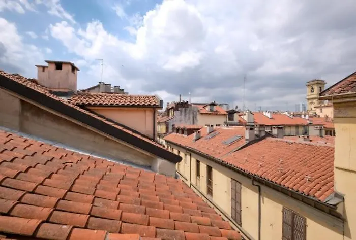 Acadamis - Garibaldi 9 Bis - Piazza Castello Lägenhet